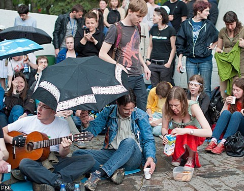 В Москве продолжаются оппозиционные "народные гуляния"