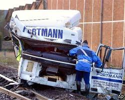 Во Франции скоростной поезд протаранил грузовик