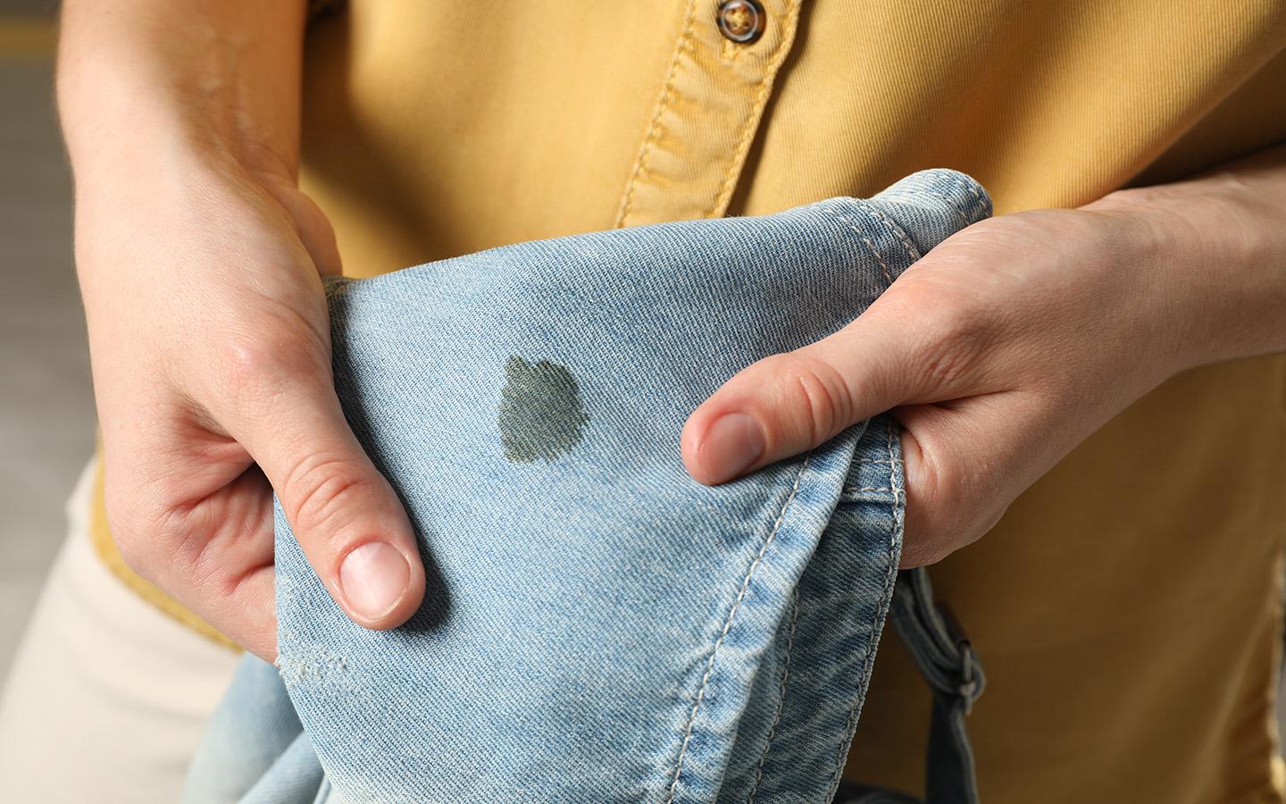 Чем отстирать машинное масло с одежды в домашних условиях