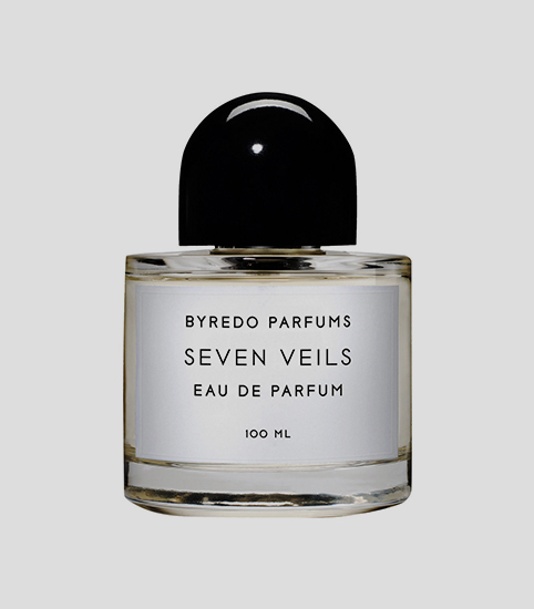 Seven Veils, Byredo

Идеальный вариант для свидания темной осенней ночью: ярче всего в унисекс-аромате звучат&nbsp;согревающая ваниль и загадочное сандаловое дерево, которые оттеняет аккорд из моркови, орхидеи и розового перца
