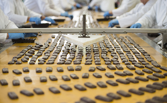 Производство конфет на заводе


