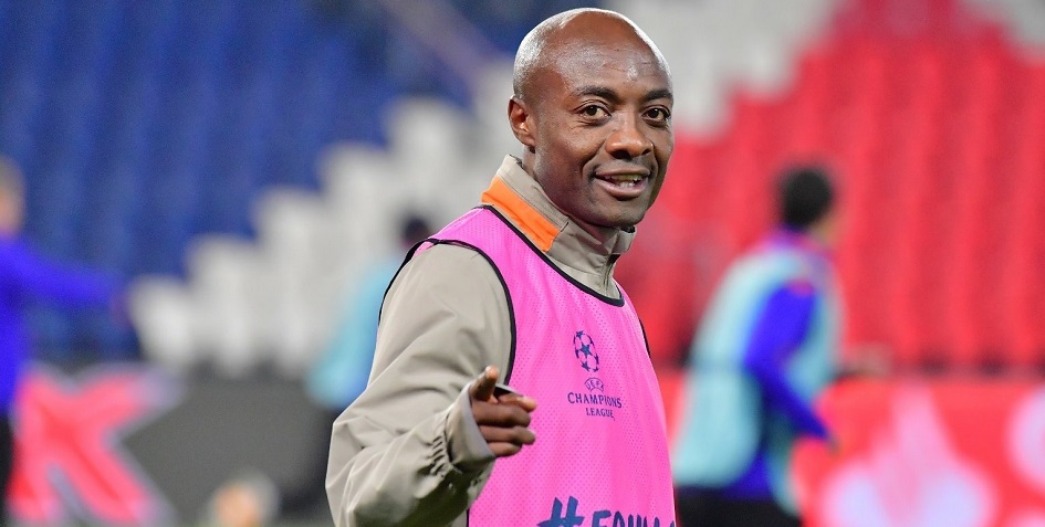 УЕФА отменил удаление тренера «Истанбула» после расистского скандала
