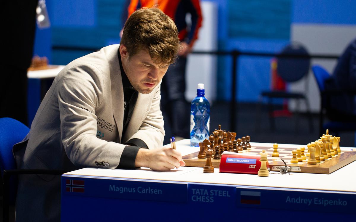 Карлсен отказался от участия в турнире претендентов на шахматную корону