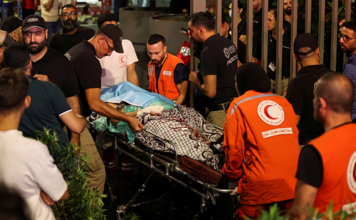 Mohamed Azakir / Reuters