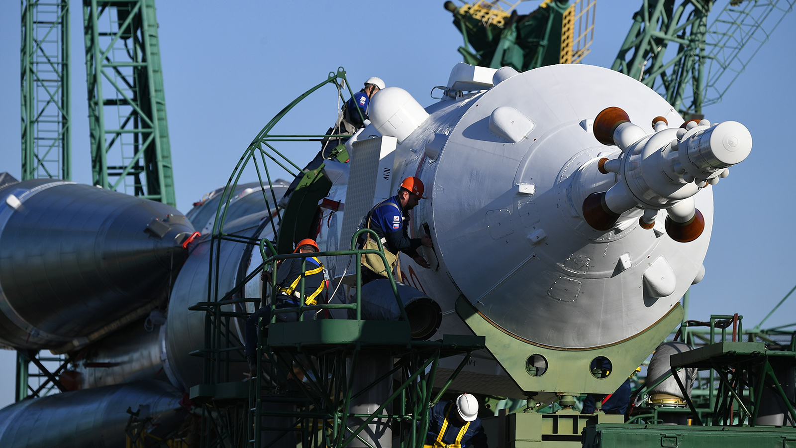 Ракета-носитель  «Союз-2.1а» с пилотируемым кораблем «Союз МС-22» 