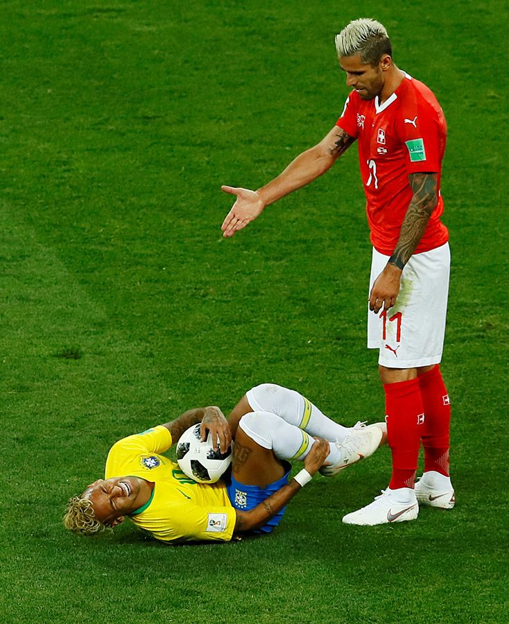 Бразилия &mdash; одна из восьми сборных, когда-либо занимавших первое место в рейтинге ФИФА. К чемпионату мира она подошла, находясь на второй строчке, однако единственное поражение на турнире от Бельгии опустило бразильцев на третью позицию. Бельгия поменялась с Бразилией местами, став в рейтинге второй.
