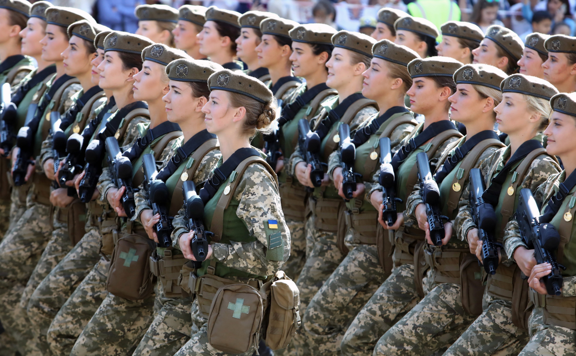 Женское подразделение на параде в честь Дня независимости Украины