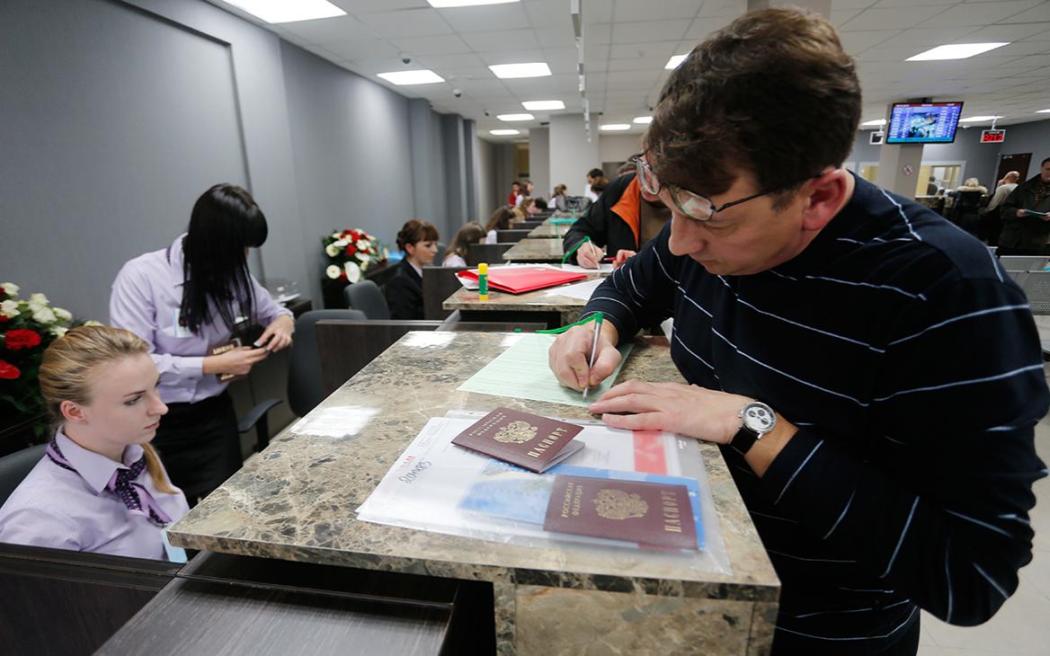 Польша за полгода снизила число выдаваемых россиянам виз в разы