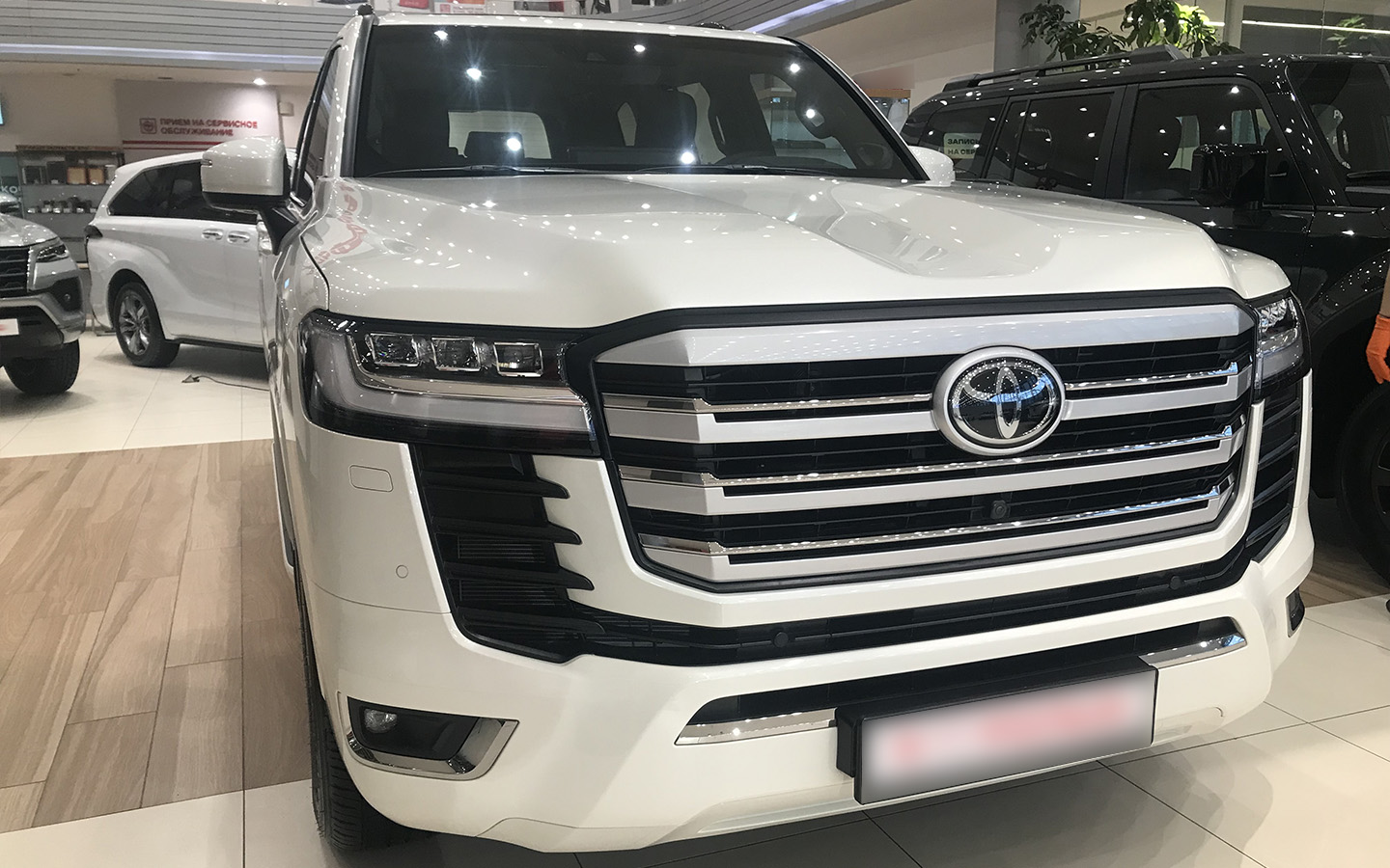 Toyota Land Cruiser 300