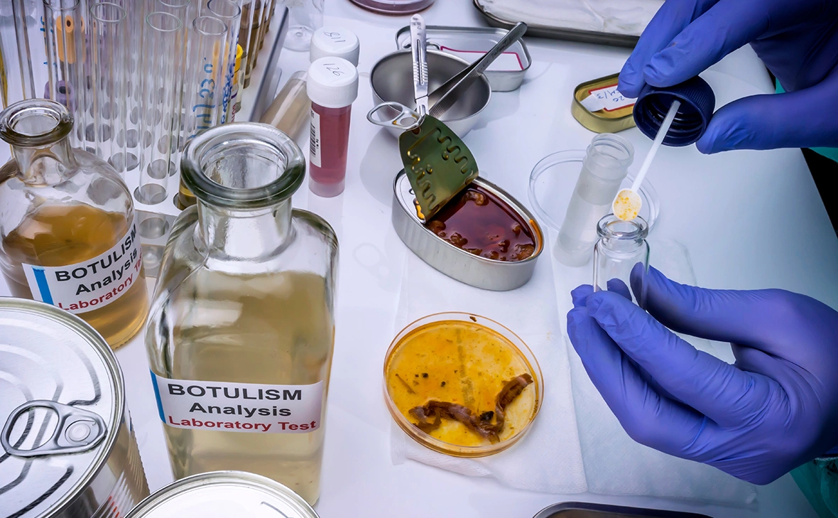 Felipe Caparros / Shutterstock