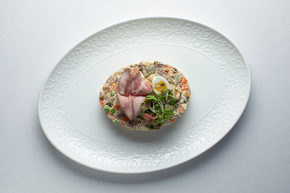 Оливье с брискетом