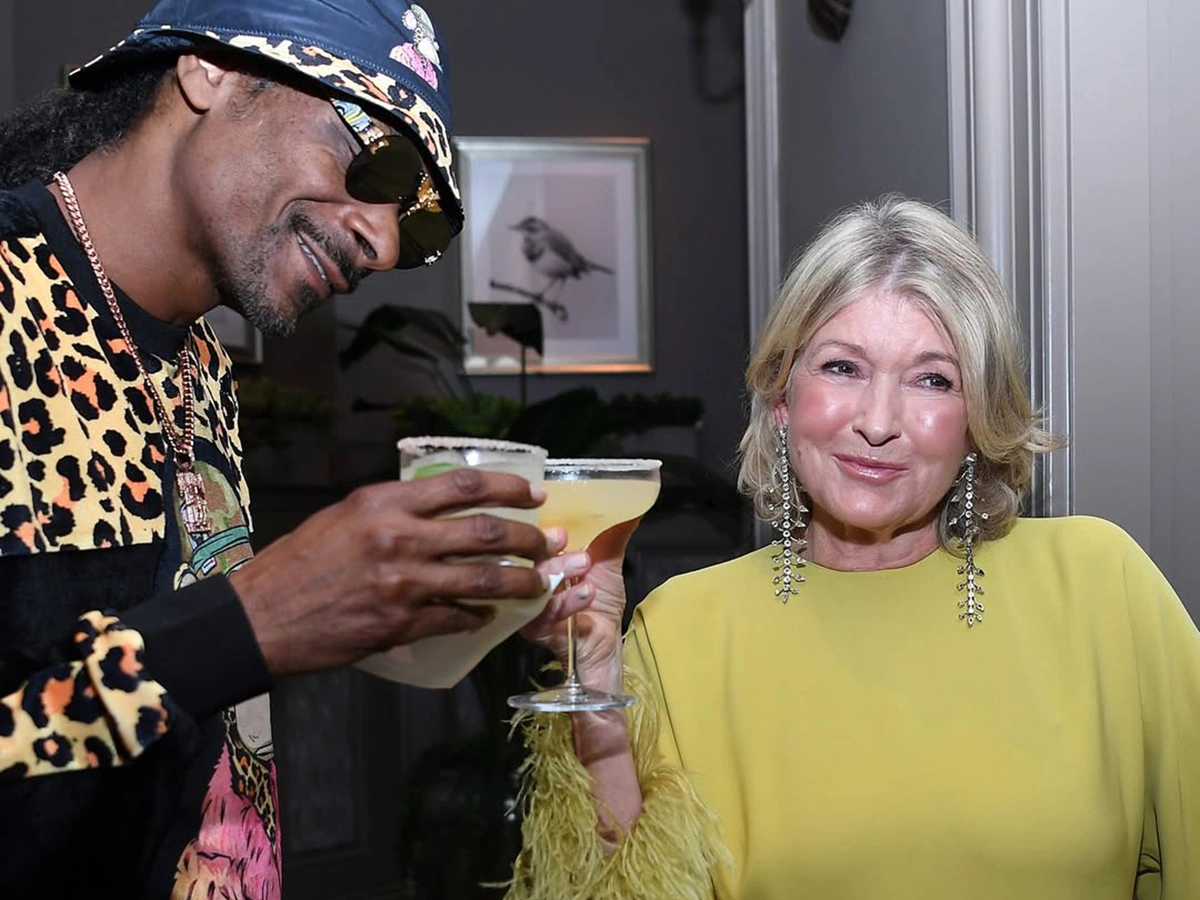 Что в бокалах у звезд: новогодние напитки знаменитостей