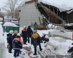 В Казани из-за неубранного снега рухнула крыша здания, есть жертвы