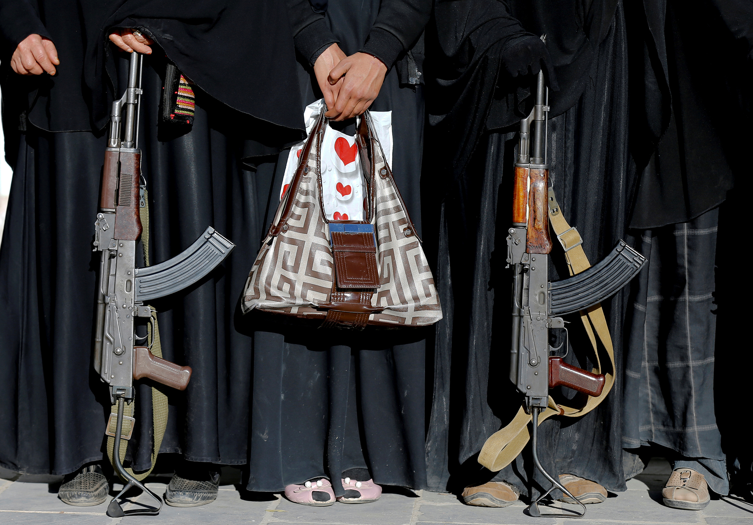 Январь. Вооруженные женщины в Йемене, поддерживающие движение хуситов
