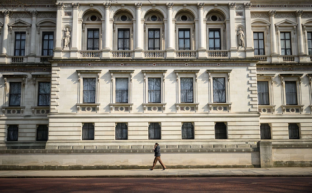Leon Neal / Getty Images