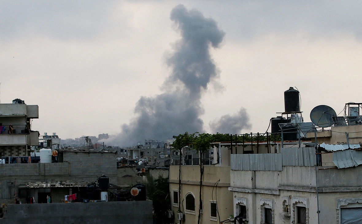 Mahmoud Issa / Reuters