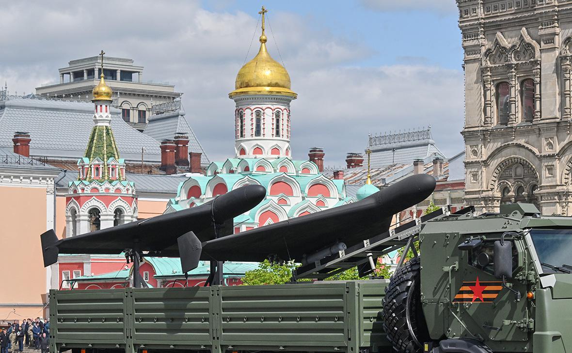 Беспилотные летательные аппараты &laquo;Герань-2&raquo; на Красной площади в Москве на военном параде, 9 Мая 2025 года