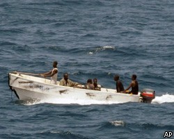 Сомалийские пираты захватили судно с россиянами на борту