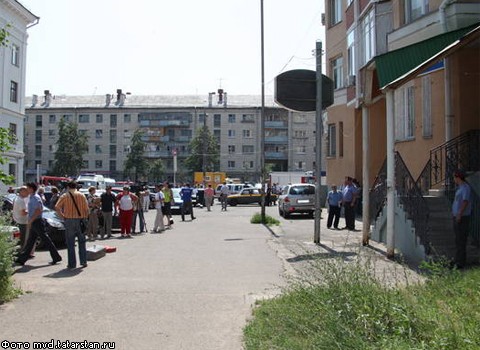 Полицейские обезвредили женщину, захватившую нотариальную контору в Казани