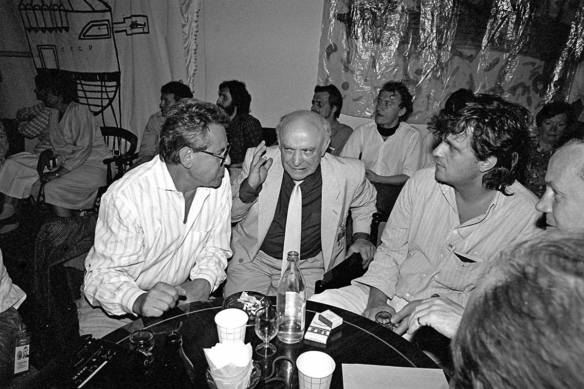 Эмир Кустурица, Ролан Быков и Милош Форман в профессиональном&nbsp;клубе кинематографистов в рамках XV Московского международного кинофестиваля, 6-17 июля 1987 года