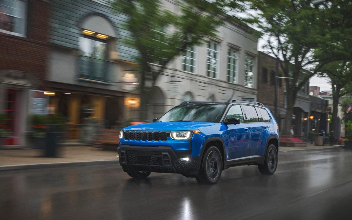 
            Комфорт вместо проходимости. Каким получился новый Jeep Cherokee
        