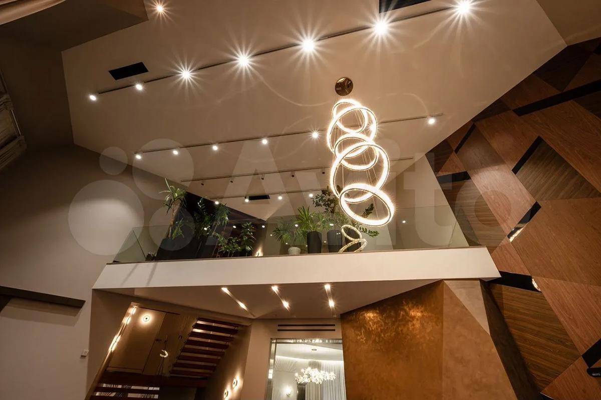 Как выглядят самые дорогие продающиеся в мегаполисах России дома