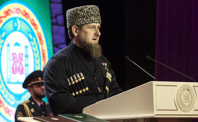 Глава Чеченской Республики Рамзан Кадыров во время принесения присяги на церемонии инаугурации