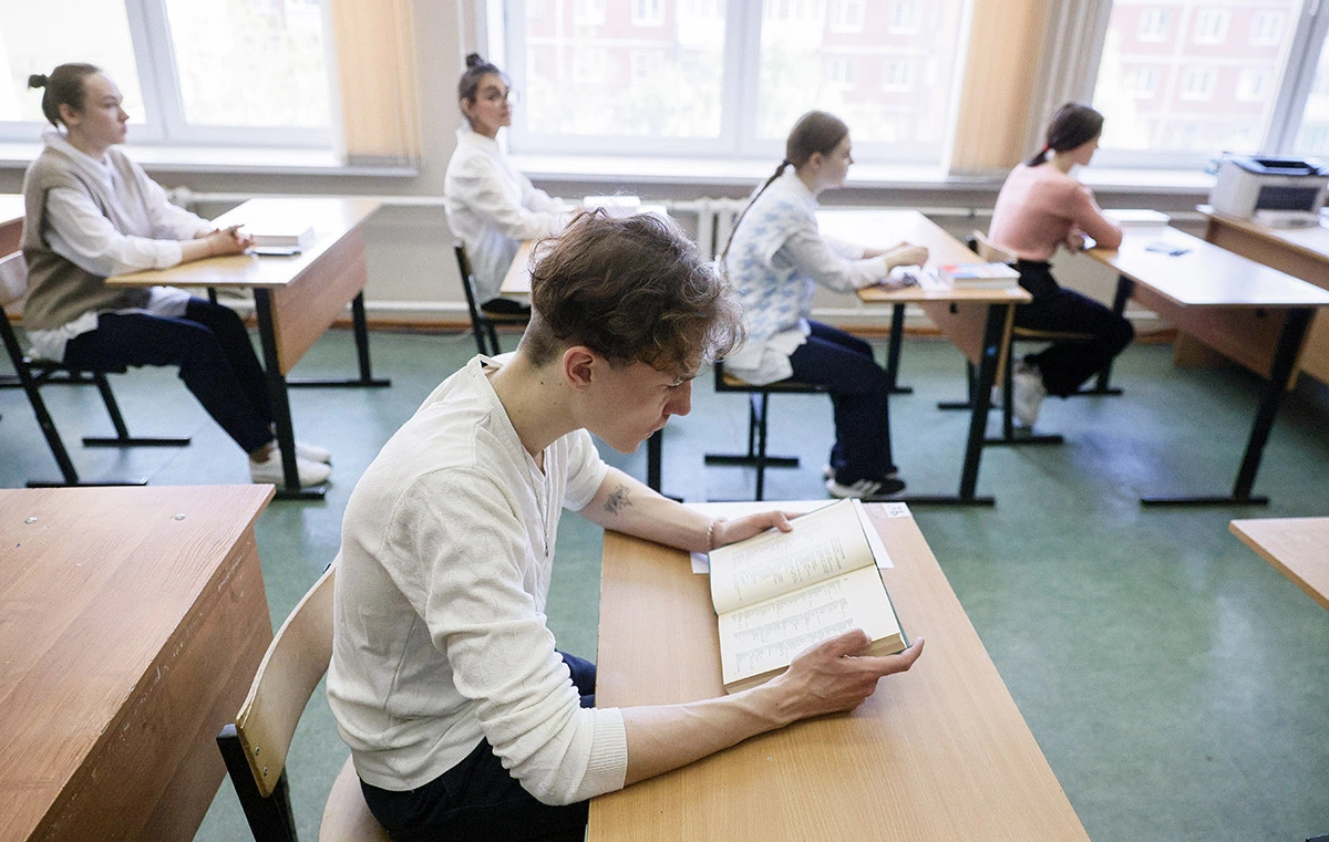 <p>Сдача единого государственного экзамена в школе № 8. Иваново, 2022 год</p>