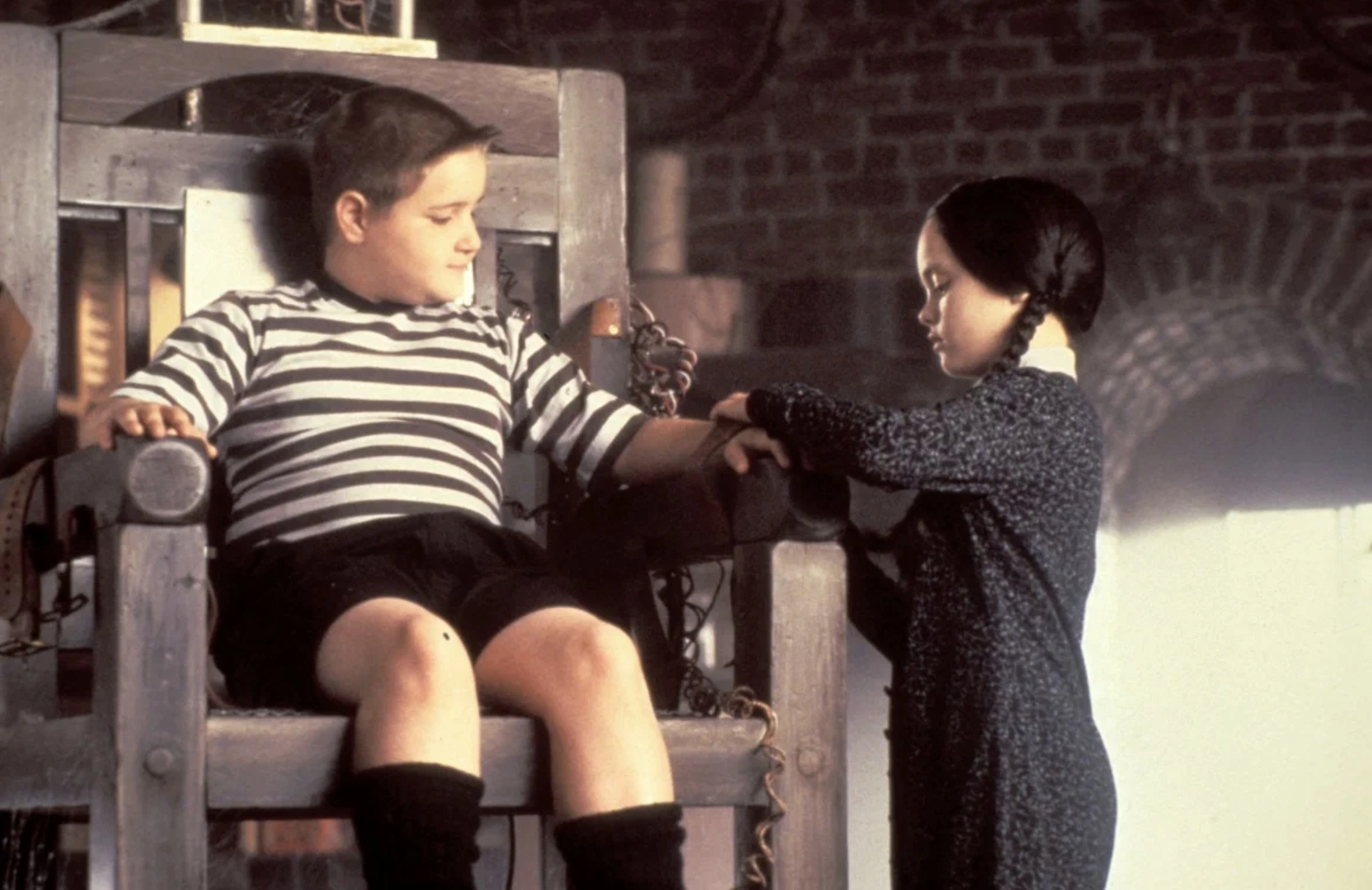 Кадр из фильма «Семейка Аддамс» (1991)