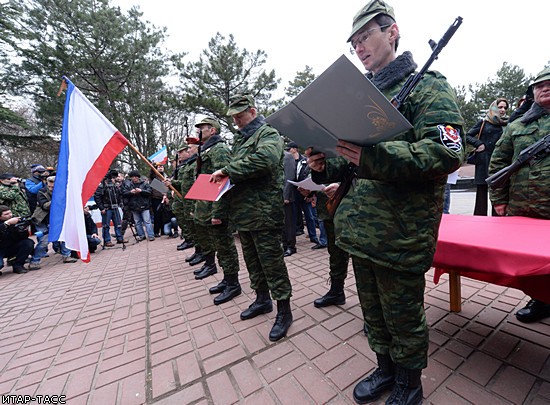 В Симферополе приняло присягу первое подразделение армии Крыма
