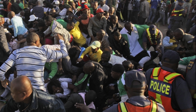 20 человек пострадали в давке на футбольном матче в ЮАР