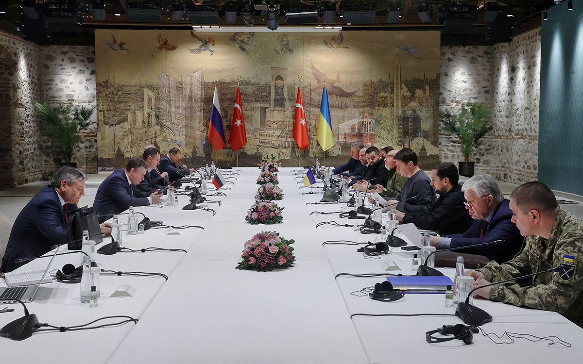 Российско-украинские переговоры во дворце Долмабахче в Стамбуле, Турция, 29 марта 2022 г.