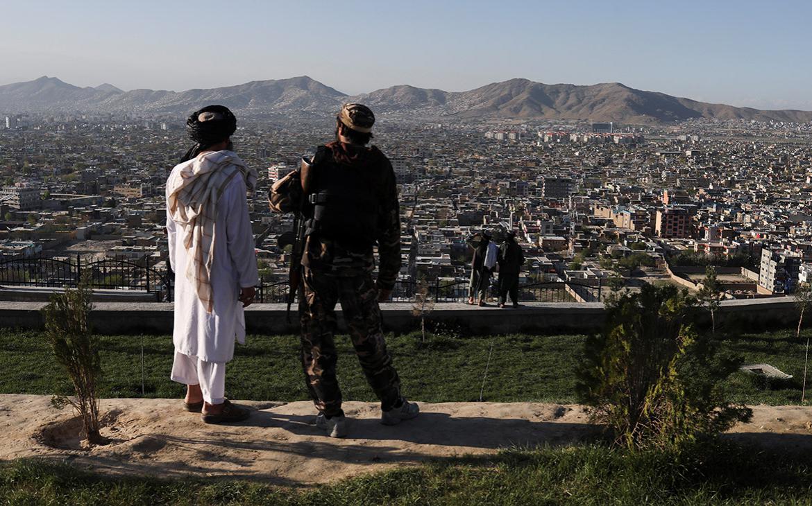 Лидер талибов приказал судьям вернуть отрубание рук и забивание камнями