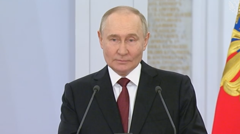 Путин заявил о способности россиян побеждать сложности и трагедии