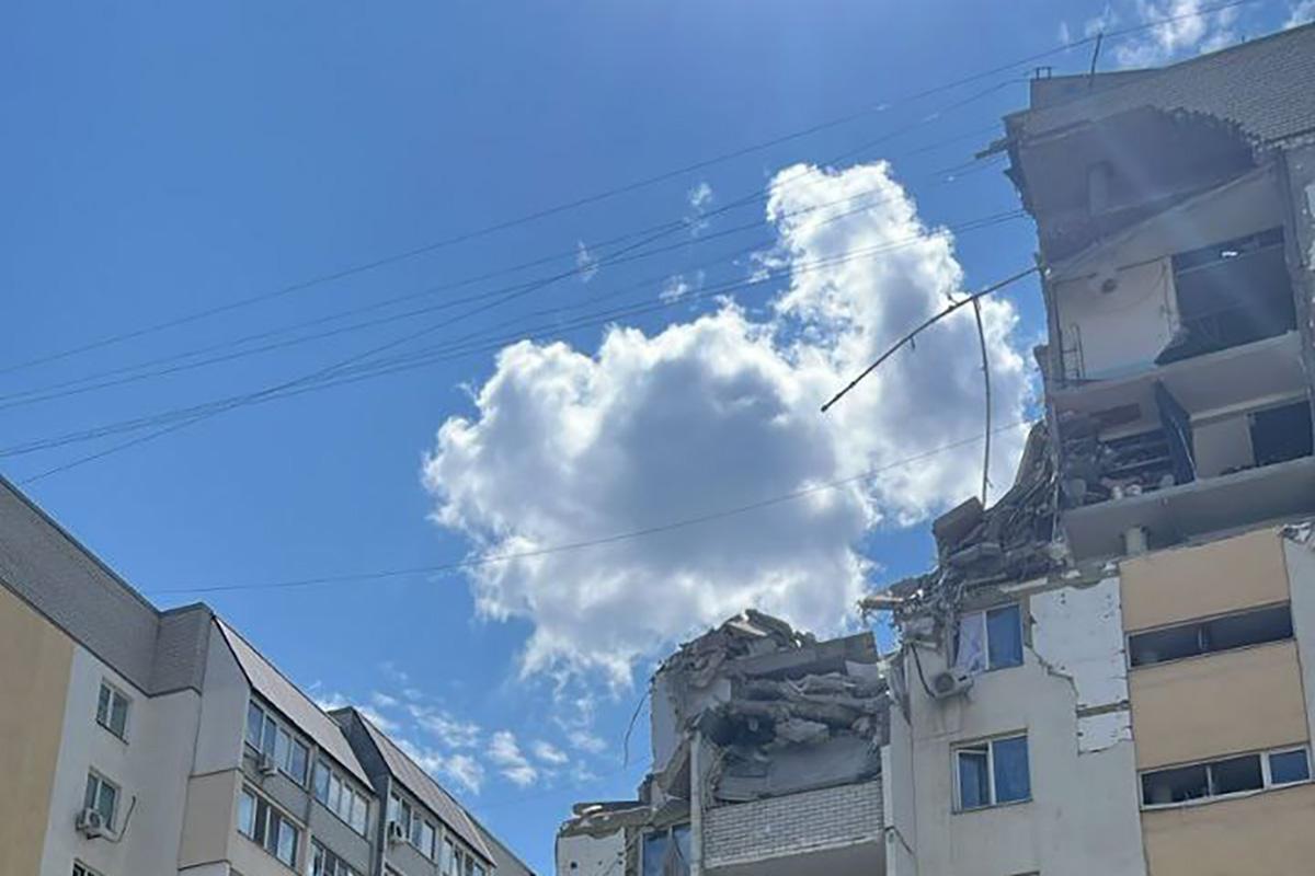 Последствия взрыва в жилом доме в Саратове. 25.07.2025
