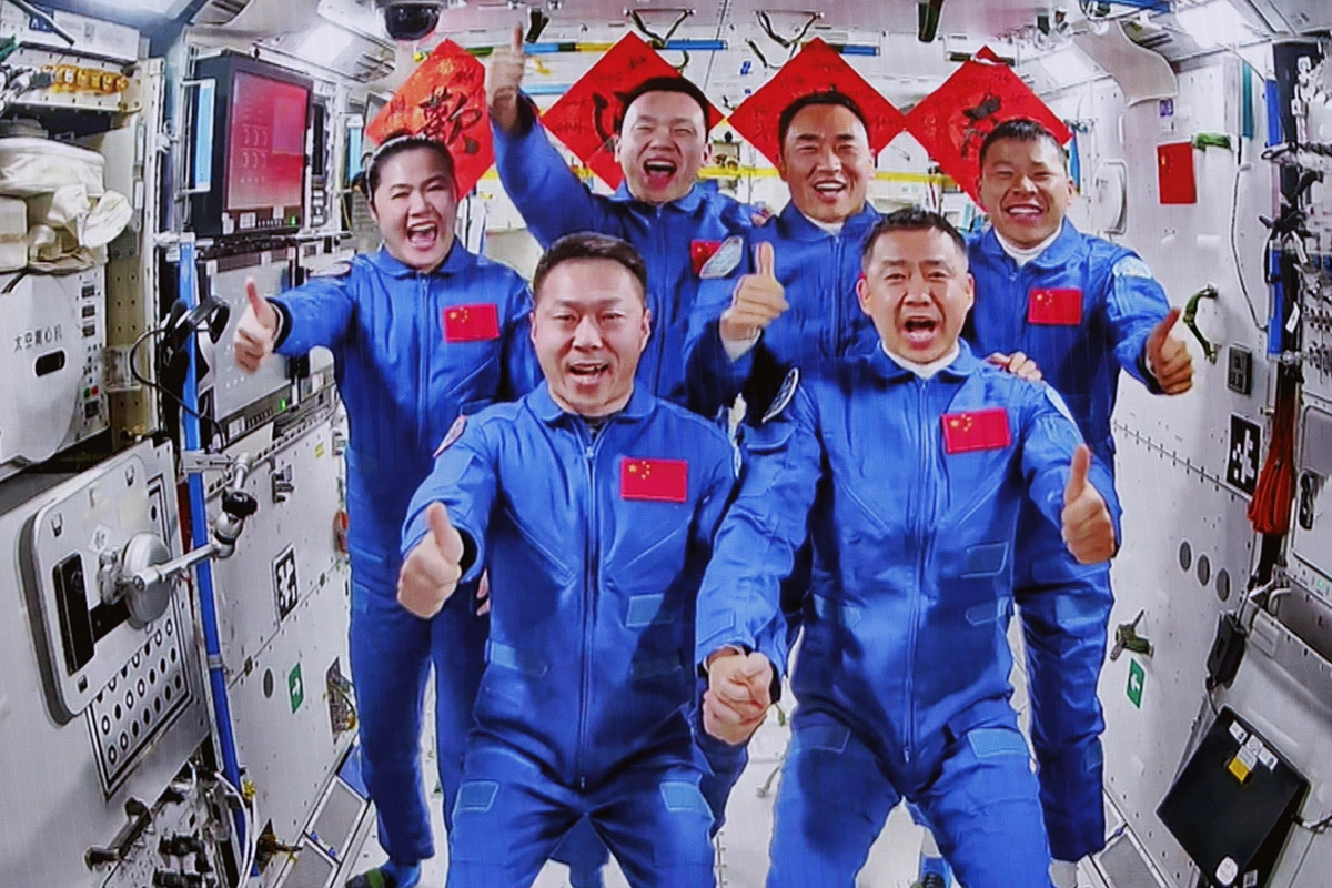 Китайские астронавты с «Шэньчжоу-20»
