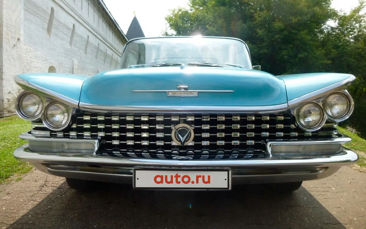 Американский седан 50-х годов Buick LeSabre решили продать за ₽6 млн