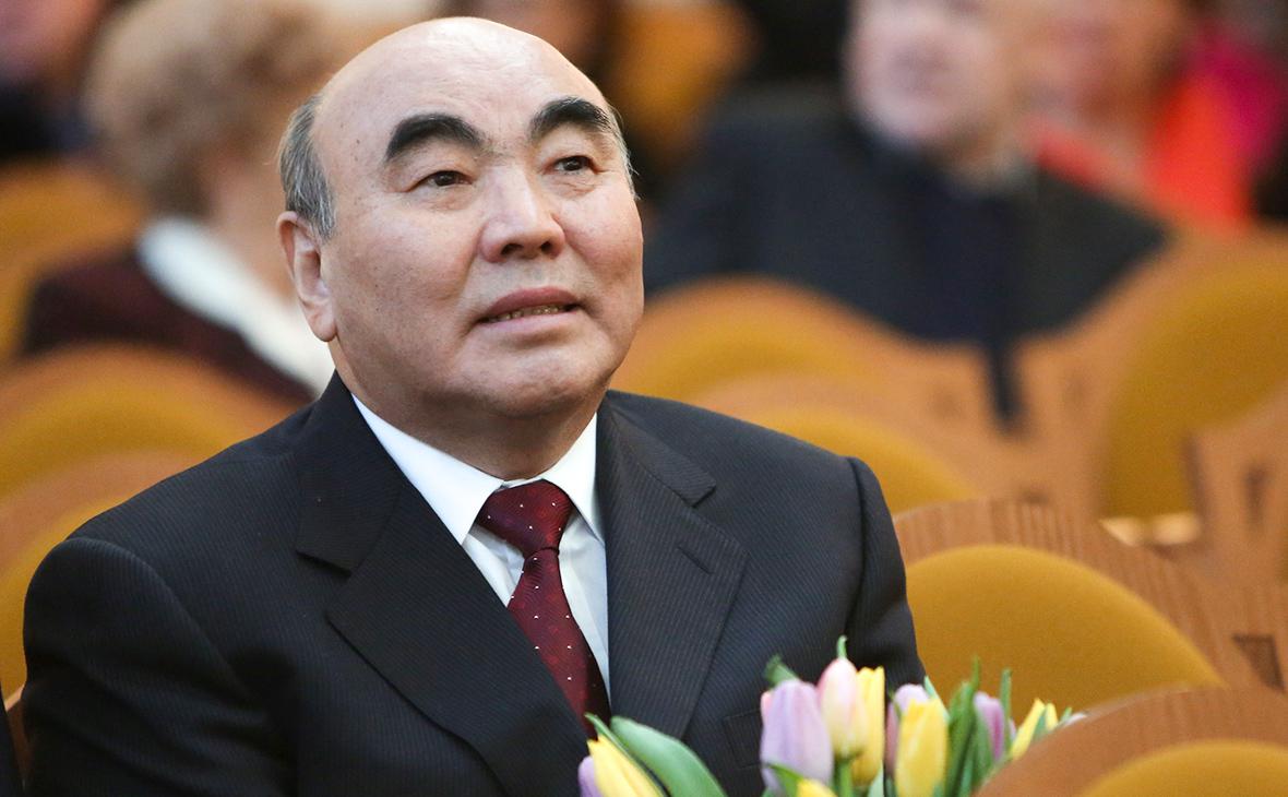 В Киргизии прекратили уголовные дела в отношении экс-президента Акаева"/>













