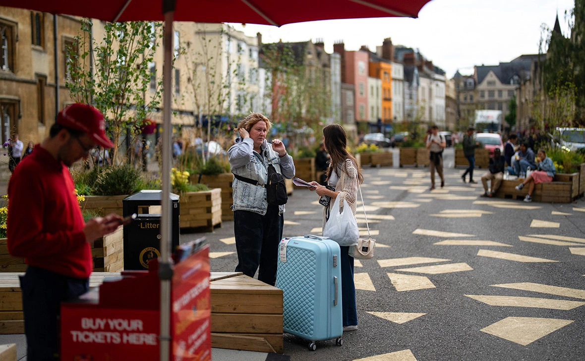 Carl Court / Getty Images