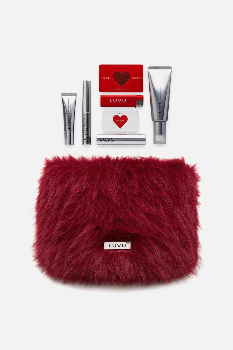 Лимитированный набор с бестселлерами в красной меховой косметичке, Luvu, 5100 руб. (luvucosmetics.ru)