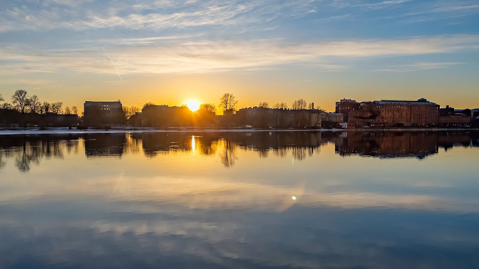 Вид на реку Неву. Санкт-Петербург, Россия