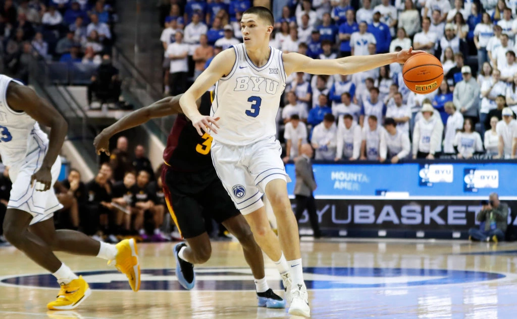 Chris Gardner / Getty Images