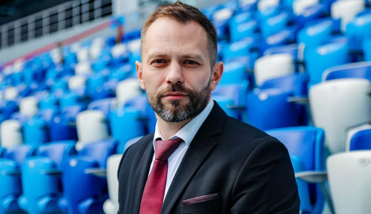 Футбольный клуб «Пари Нижний Новгород»