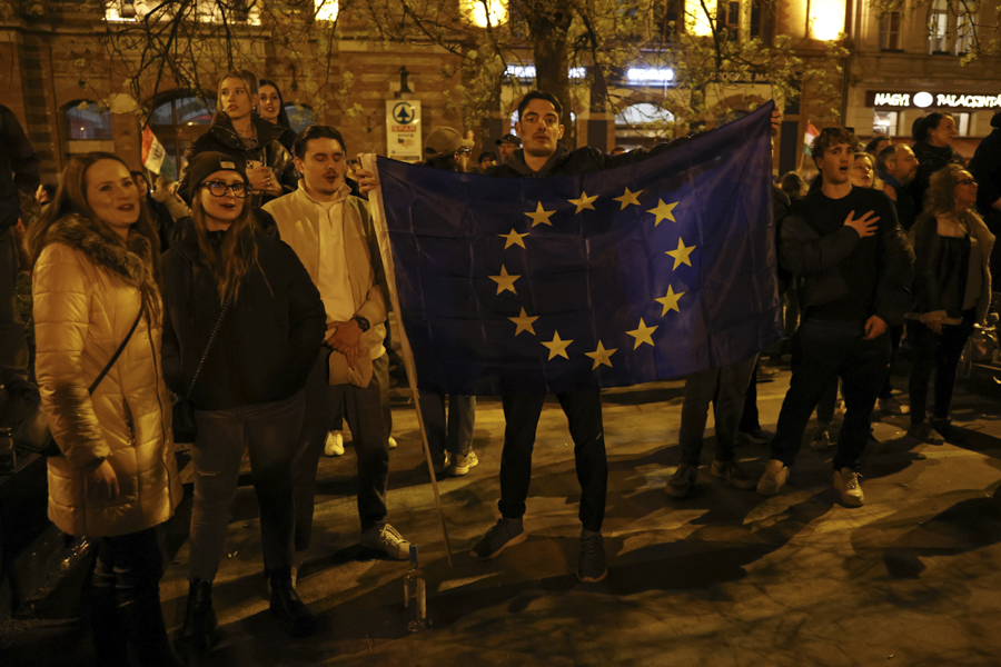 Sean Gallup / Getty Images