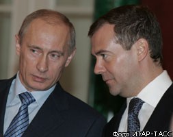 В.Путин не собирается вешать портрет Д.Медведева в своем кабинете