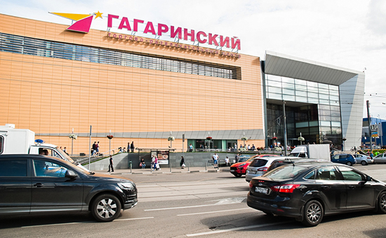 Торговый центр &laquo;Гагаринский&raquo; на&nbsp;улице Вавилова в&nbsp;Москве, июль 2015 года


