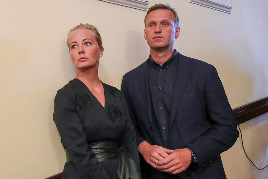 Политик Алексей Навальный и его супруга Юлия