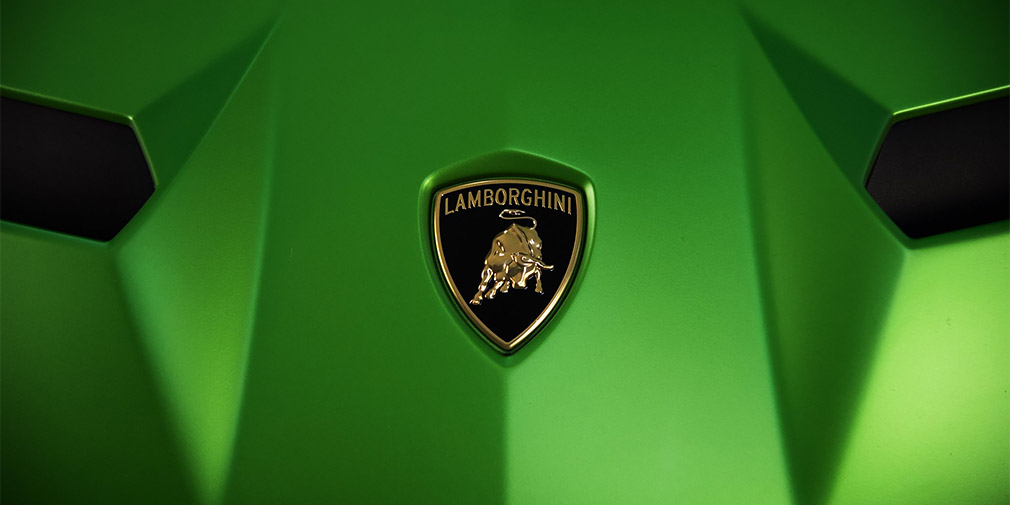 Lamborghini анонсировала премьеру сверхмощного Aventador SVJ