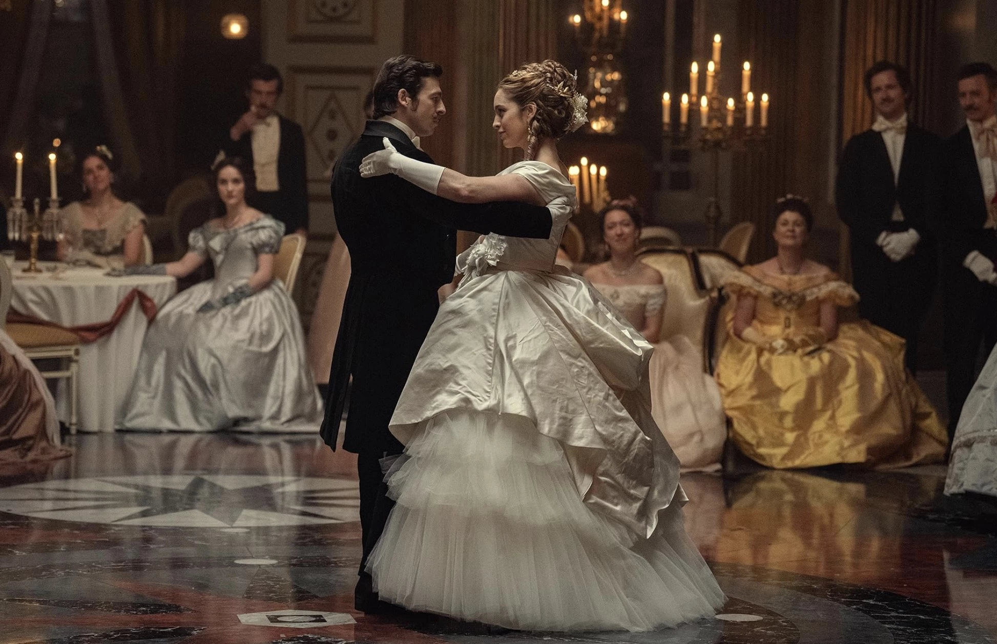 Что смотреть онлайн этой осенью: главные фильмы и сериалы