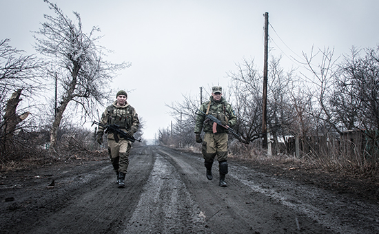 Ополченцы Луганской народной республики в поселке Чернухино